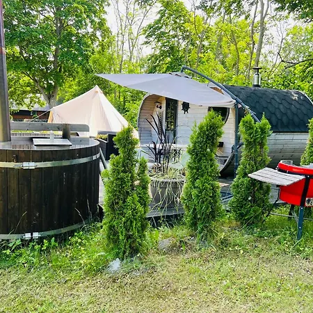 Muhu Leeni Glamping * Kuivastu